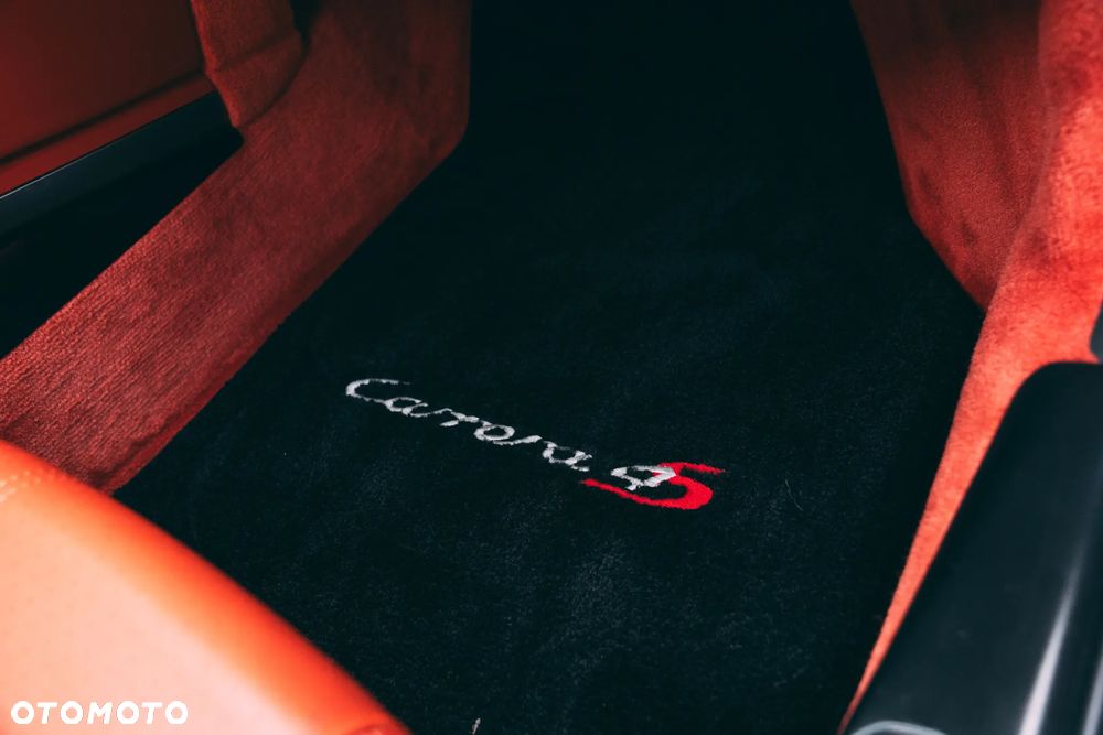 Porsche 911 Carrera 4S PDK - 26