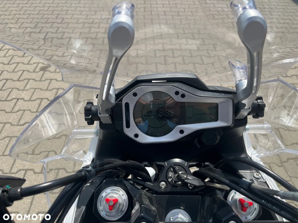 CFMoto 650 MT - 21