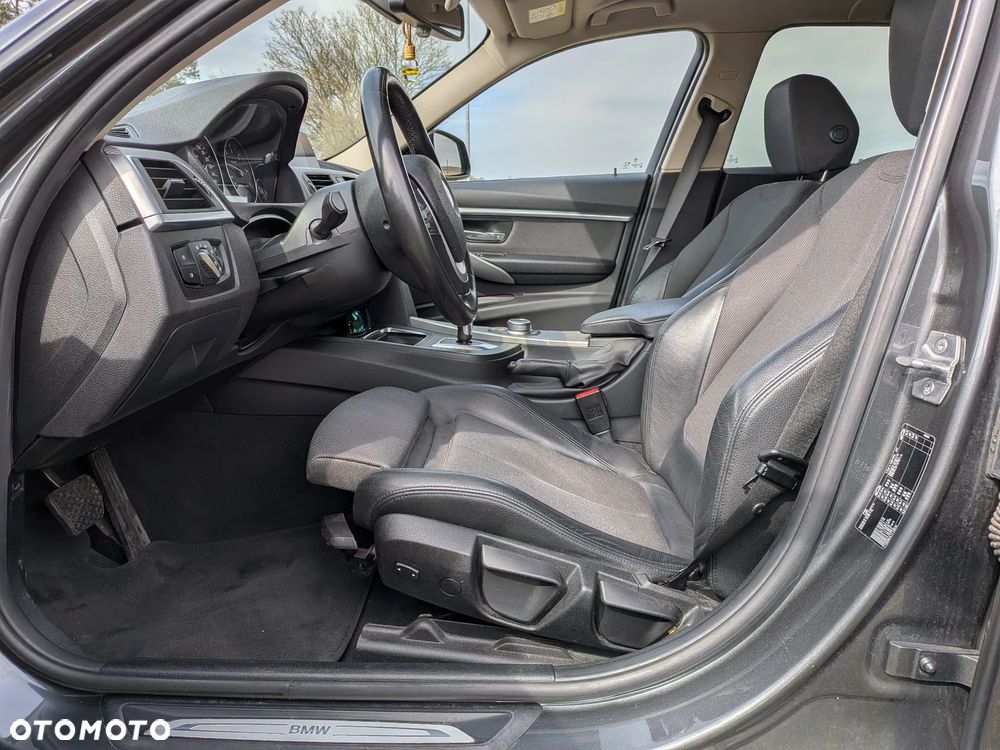 BMW Seria 3 318d M Sport Shadow - 17