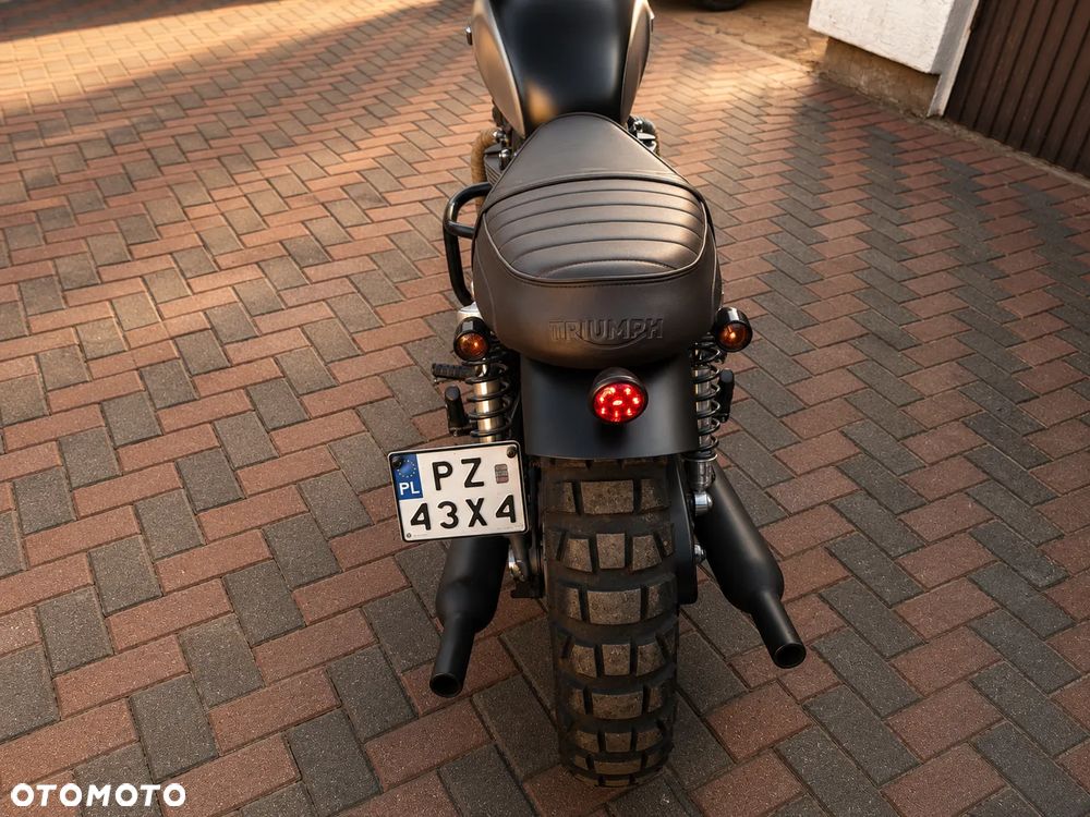 Triumph Bonneville - 4