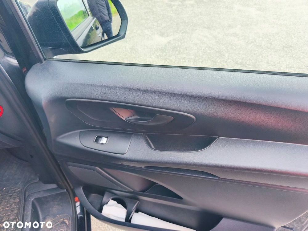 Mercedes-Benz E-Vito - 18