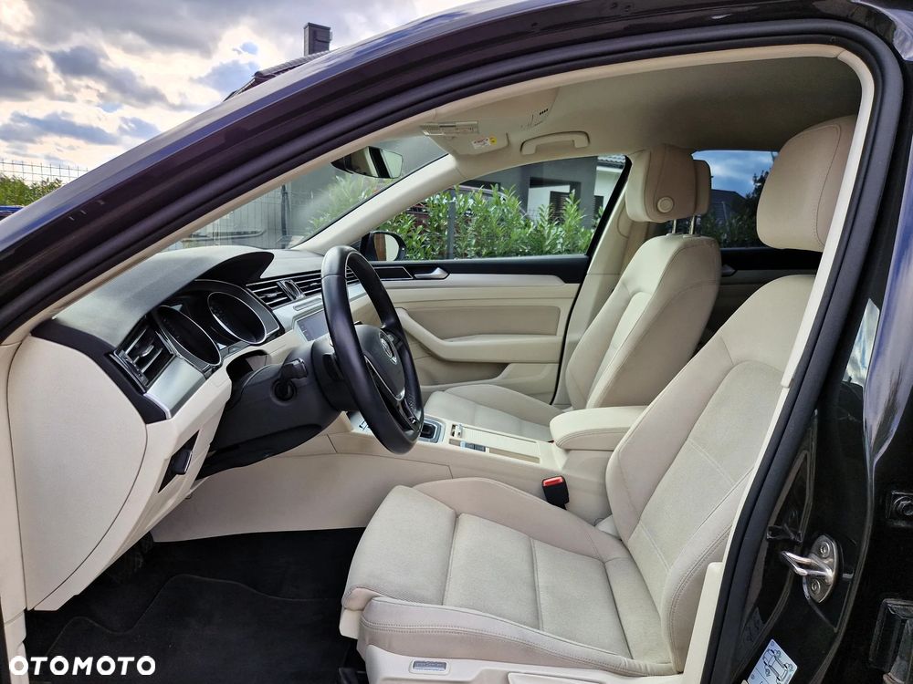 Volkswagen Passat 2.0 TDI BMT Comfortline DSG7 - 17