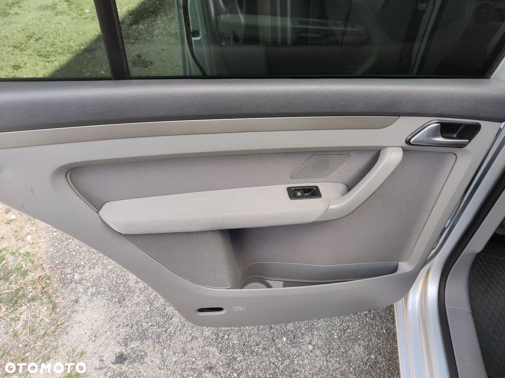 Volkswagen Touran 1.6 Freestyle - 21