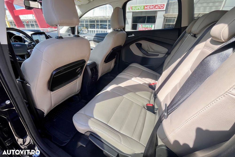 Ford Kuga 2.0 TDCi Powershift 4WD Titanium - 9