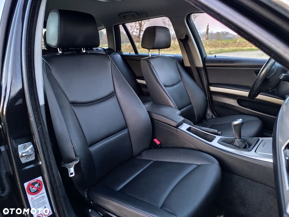 BMW Seria 3 318d - 11