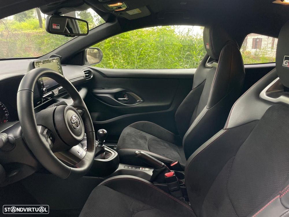 Toyota GR Yaris c/ High-Performance-Pack - 36