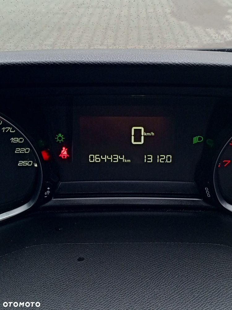 Peugeot 308 1.2 PureTech GPF Allure S&S - 5