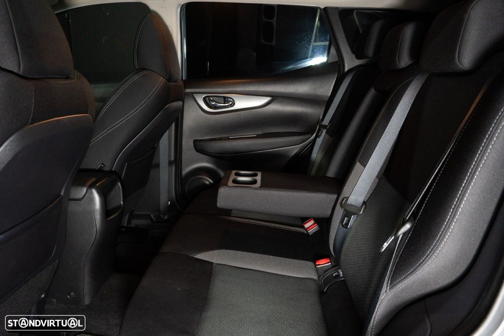 Nissan Qashqai 1.3 DIG-T N-Connecta LED+SKY - 32