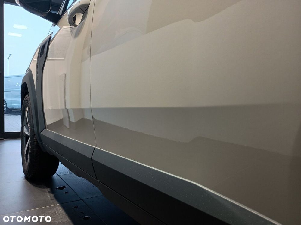 Dacia Duster 1.8 Full Hybrid 155 Journey MMT - 10