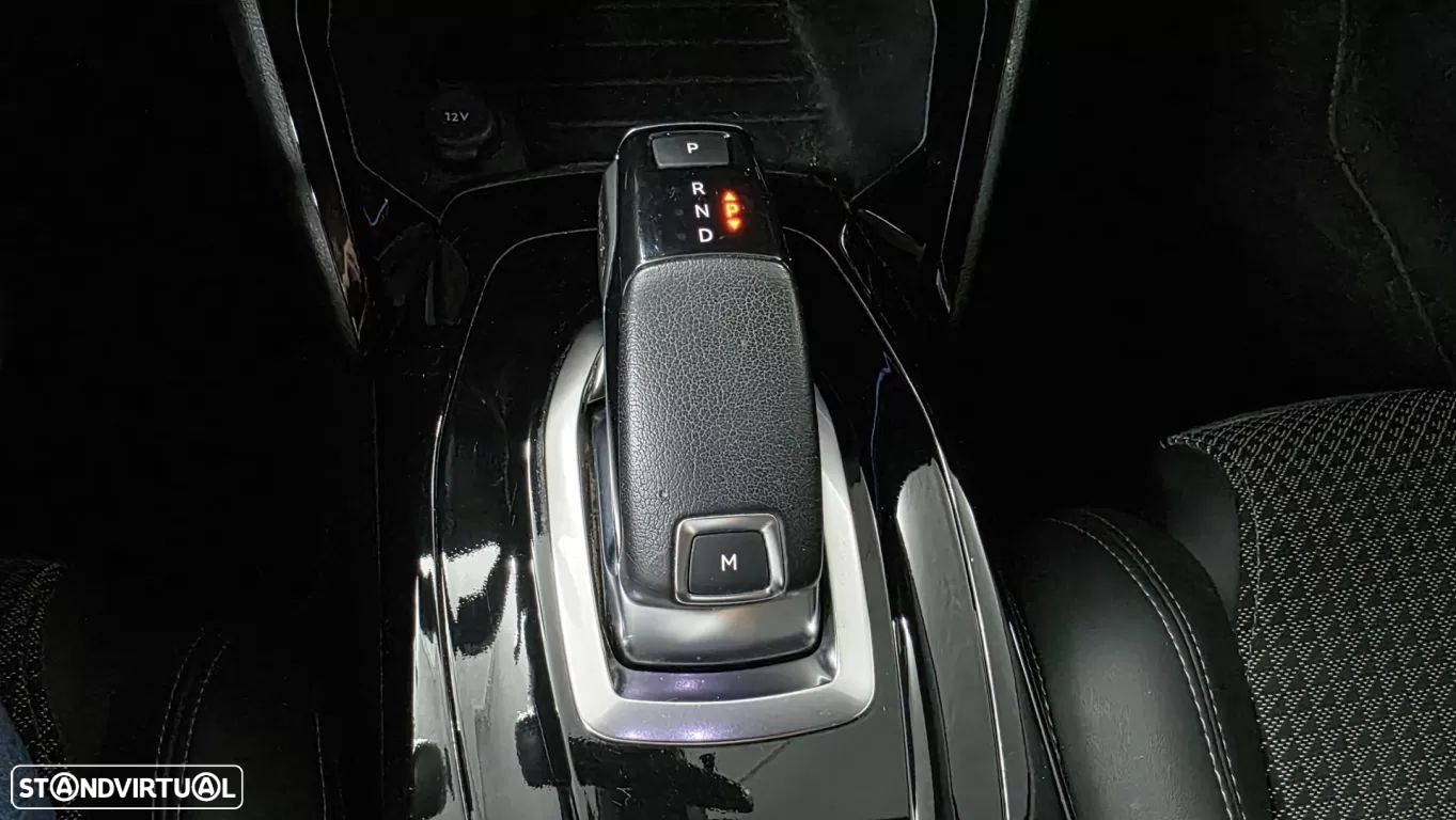 Peugeot 2008 1.2 PureTech GT Line EAT8 - 13