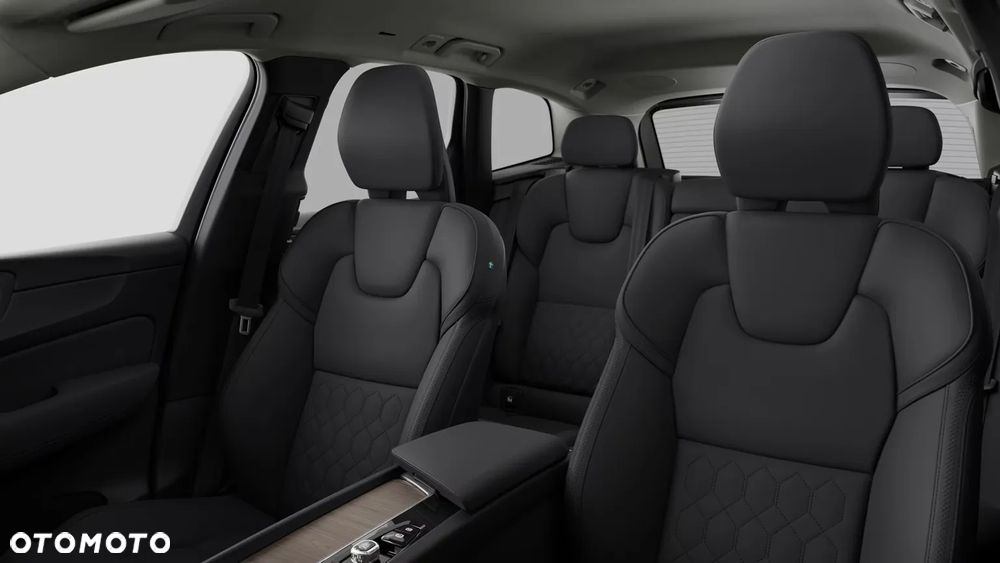 Volvo XC 60 T6 Plug-In Hybrid AWD Ultra Dark - 15