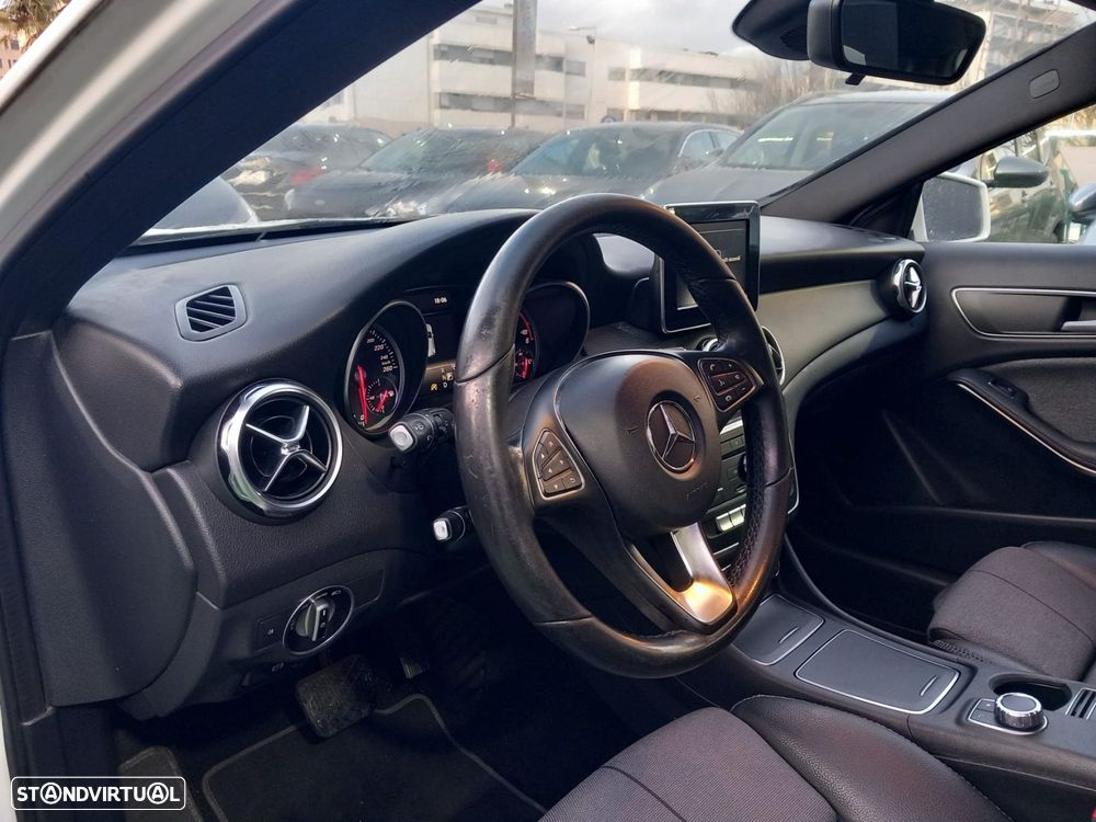 Mercedes-Benz GLA 180 CDI Urban Aut. - 8