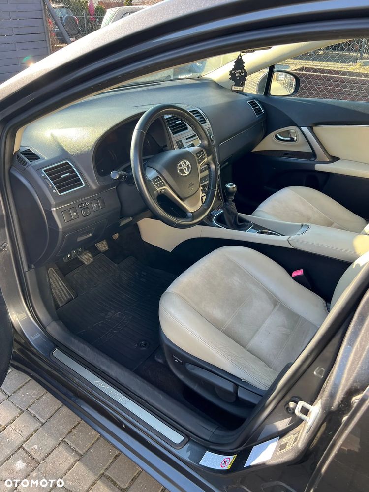 Toyota Avensis 2.0 D-4D Sol - 9