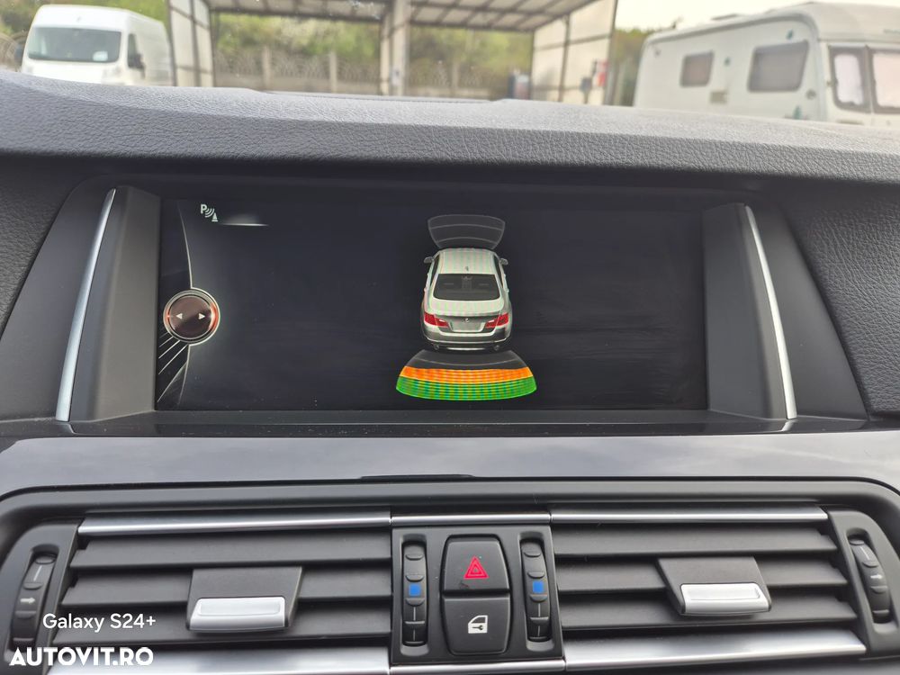 BMW Seria 5 520d xDrive AT - 16