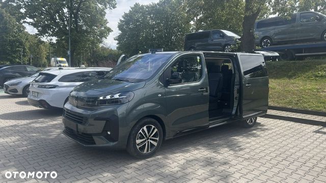 Peugeot Traveller - 1