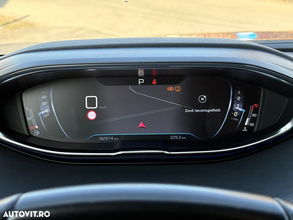 Peugeot 3008 PureTech 130 Stop & Start GPF EAT8 Allure Business-Paket - 23