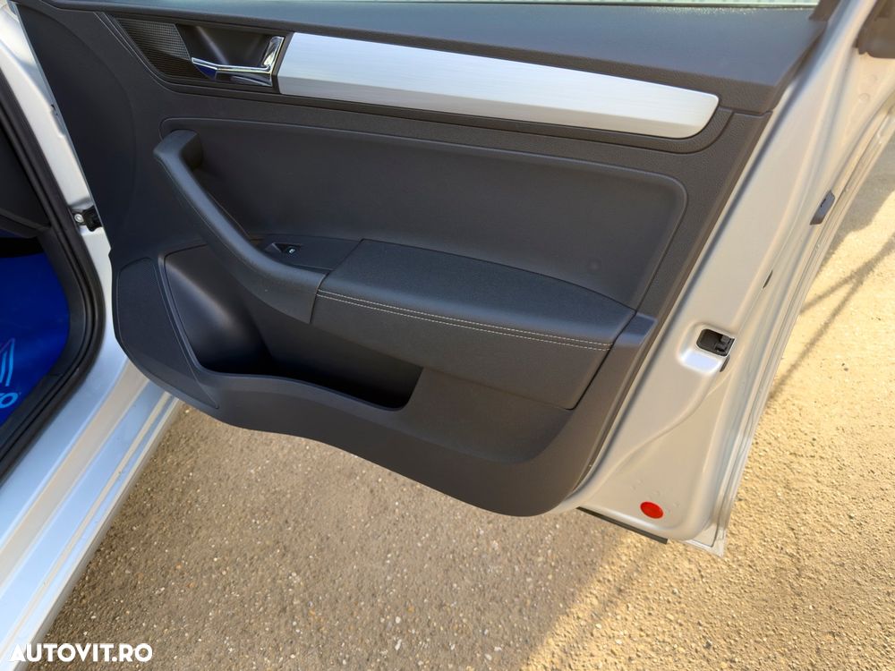 Skoda RAPID 1.0 TSI Active - 30