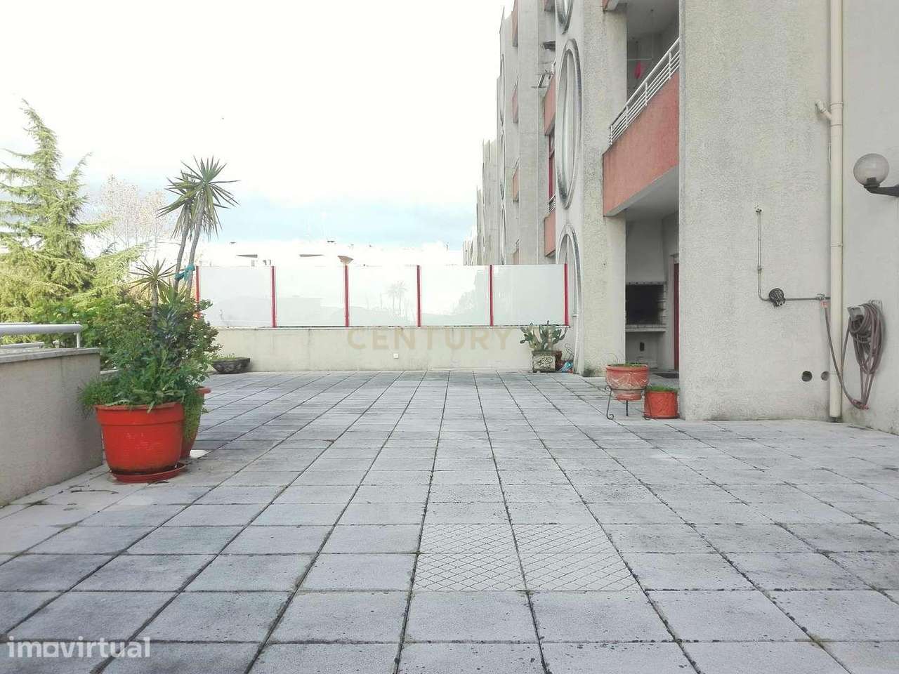 Conjunto de apartamentos com rentabilidade de 6% - Grande imagem: 2/20