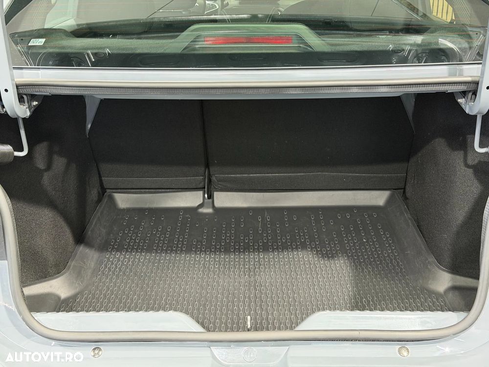 Dacia Logan TCe 90 MT6 Journey - 29