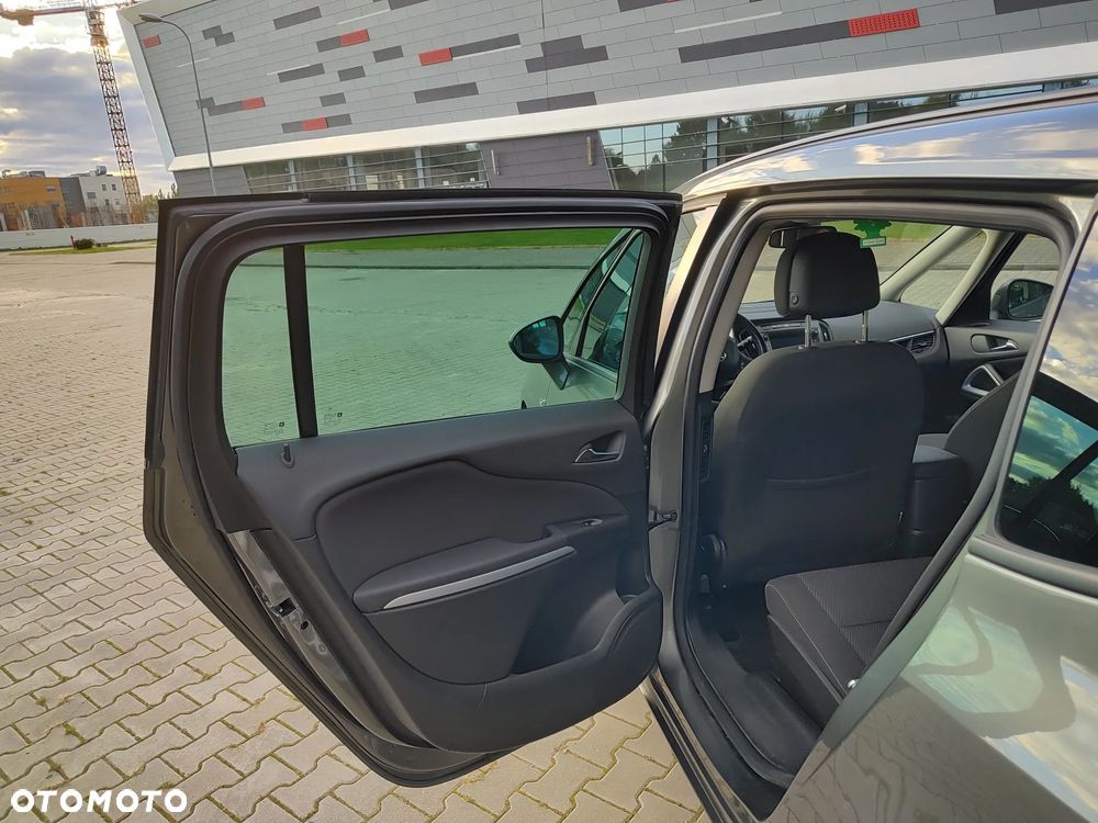 Opel Zafira - 15