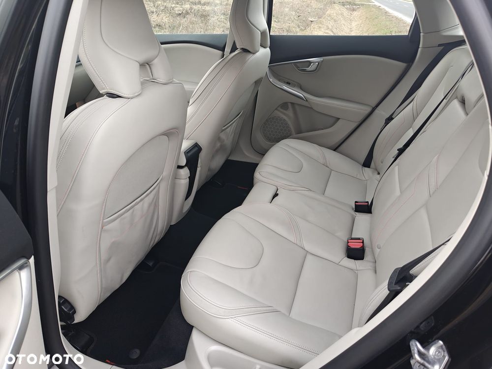 Volvo V40 D3 Drive-E Ocean Race - 11