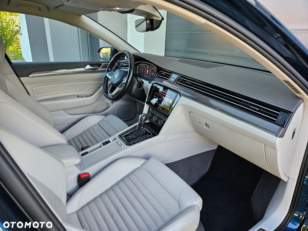 Volkswagen Passat 2.0 TDI EVO Elegance DSG - 9