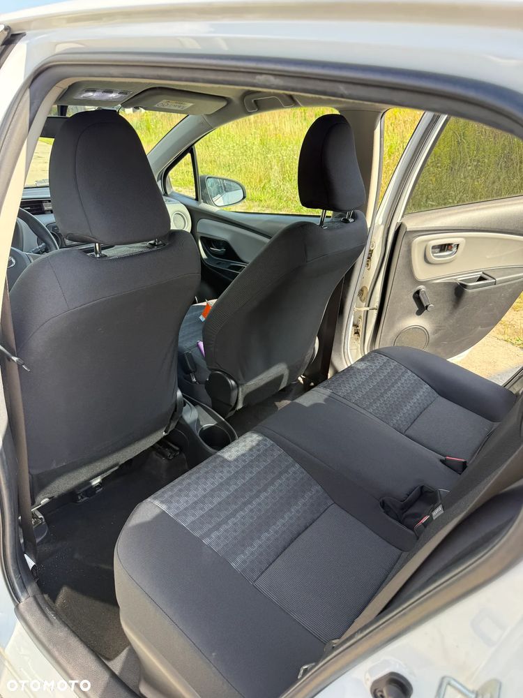 Toyota Yaris Hybrid 100 Premium - 9