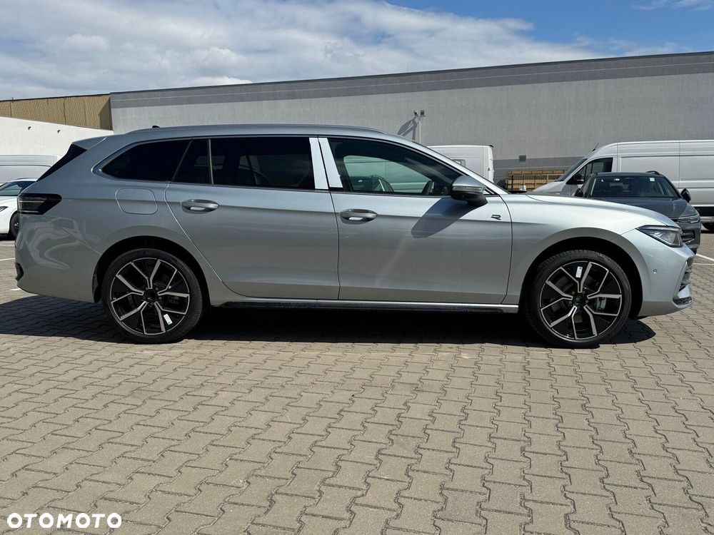 Volkswagen Passat Variant 1.5 TSI eHybrid PHEV 200kW R-Line Plus DSG - 6