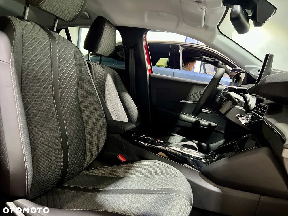 Peugeot 208 1.2 mHEV Allure - 10