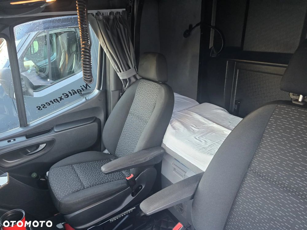 Mercedes-Benz SPRINTER - 2