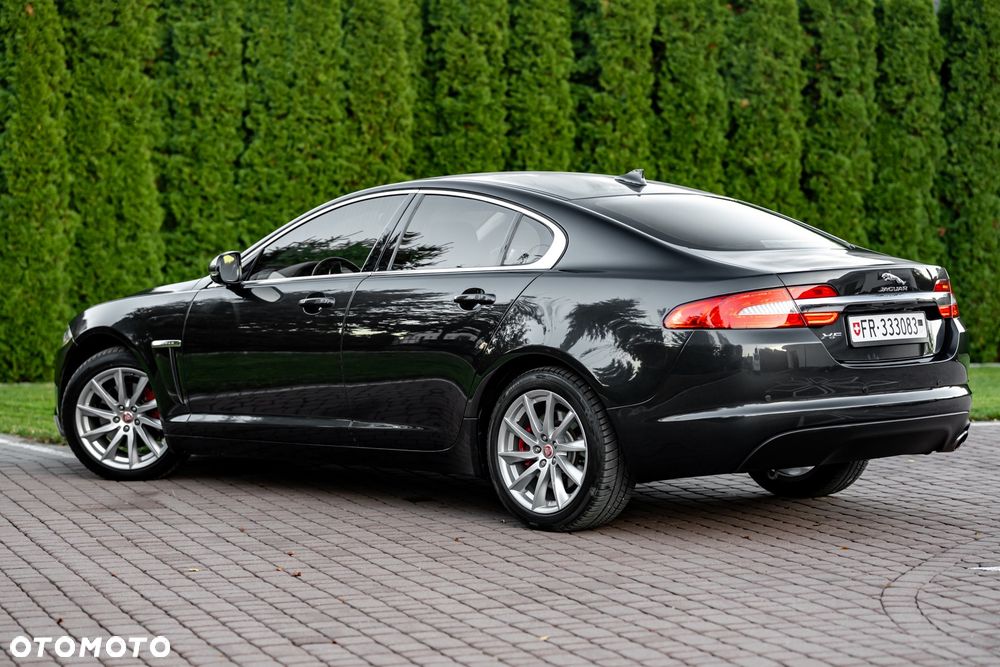 Jaguar XF 2.2 - 13