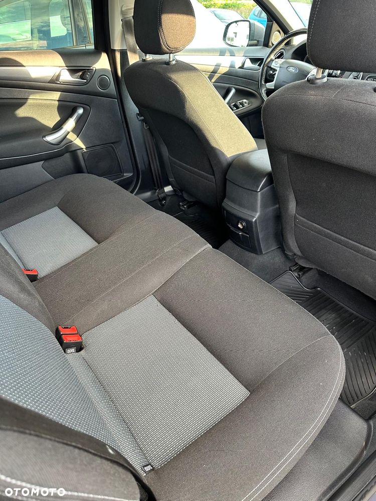 Ford Mondeo - 29