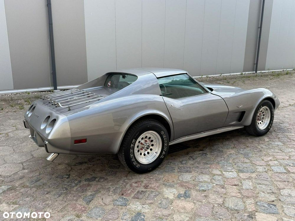 Chevrolet Corvette - 4