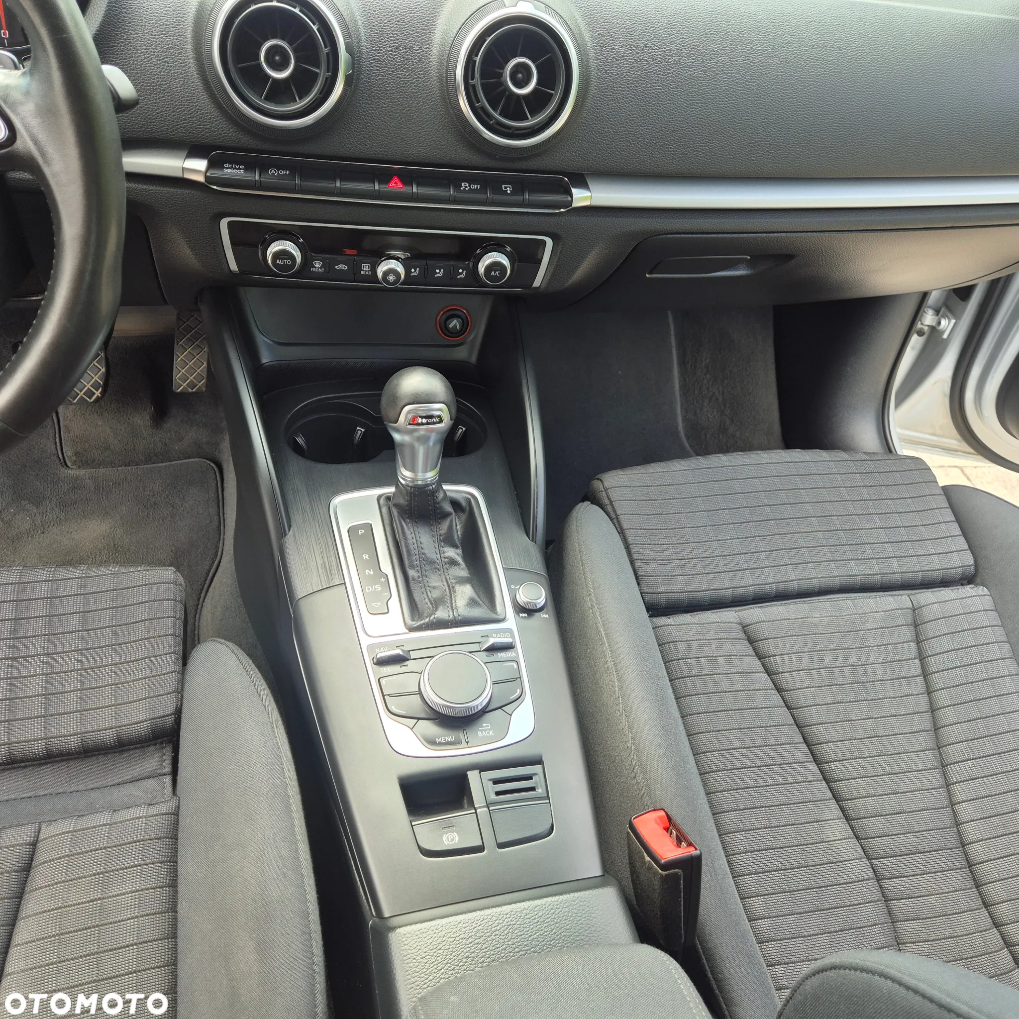 Audi A3 2.0 TDI (clean diesel) S tronic S line Sportpaket - 15
