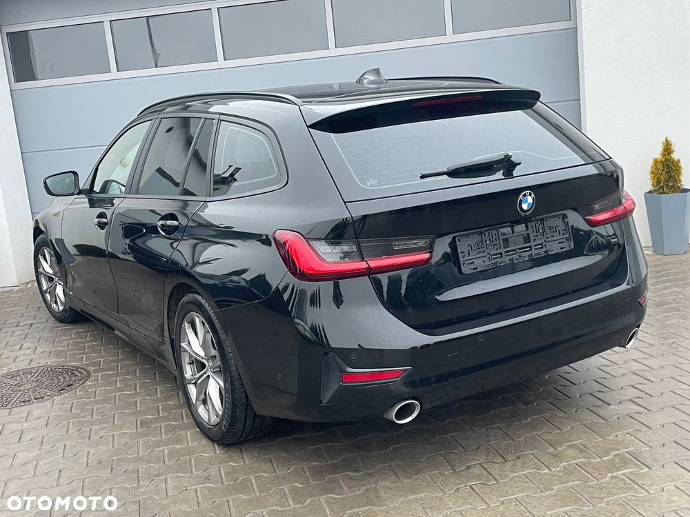 BMW Seria 3 320d Sport Line - 4