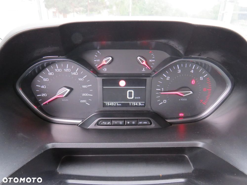 Peugeot Rifter 1.5 BlueHDI Allure Pack S&S - 23