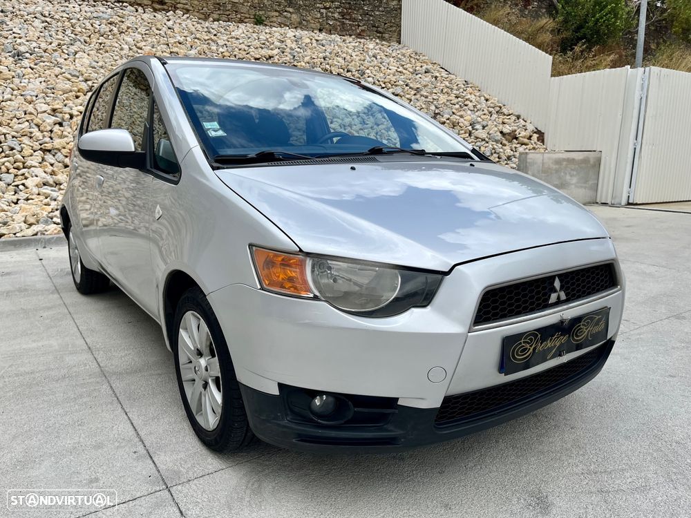 Mitsubishi Colt - 10