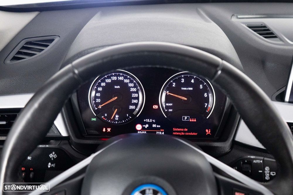 BMW X1 25 e xDrive Corporate Edition - 25