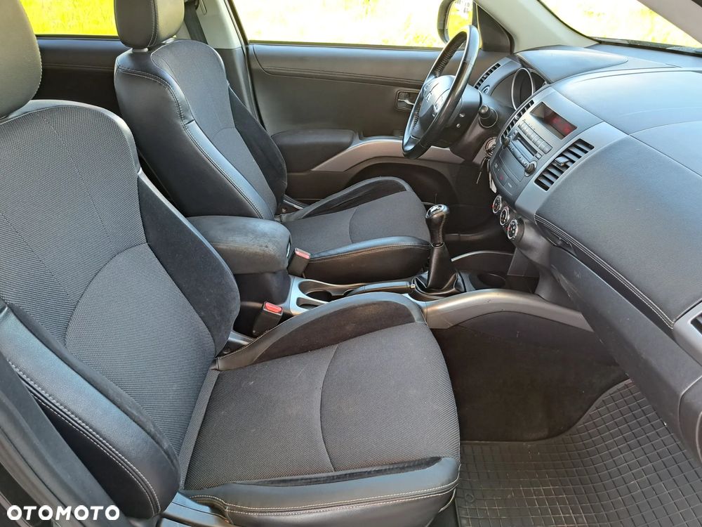 Mitsubishi Outlander - 18