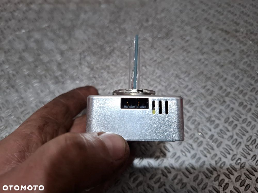 Żarówka xenonowa D5S 4200 K 25W 12V E4 - 3