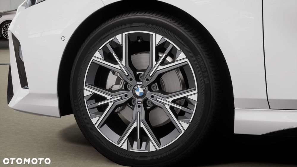 BMW Seria 1 120 mHEV - 9
