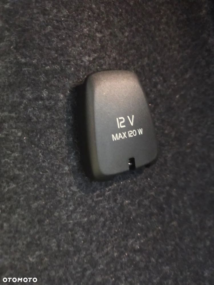 Volvo XC 40 B4 Plus Black Edition - 36
