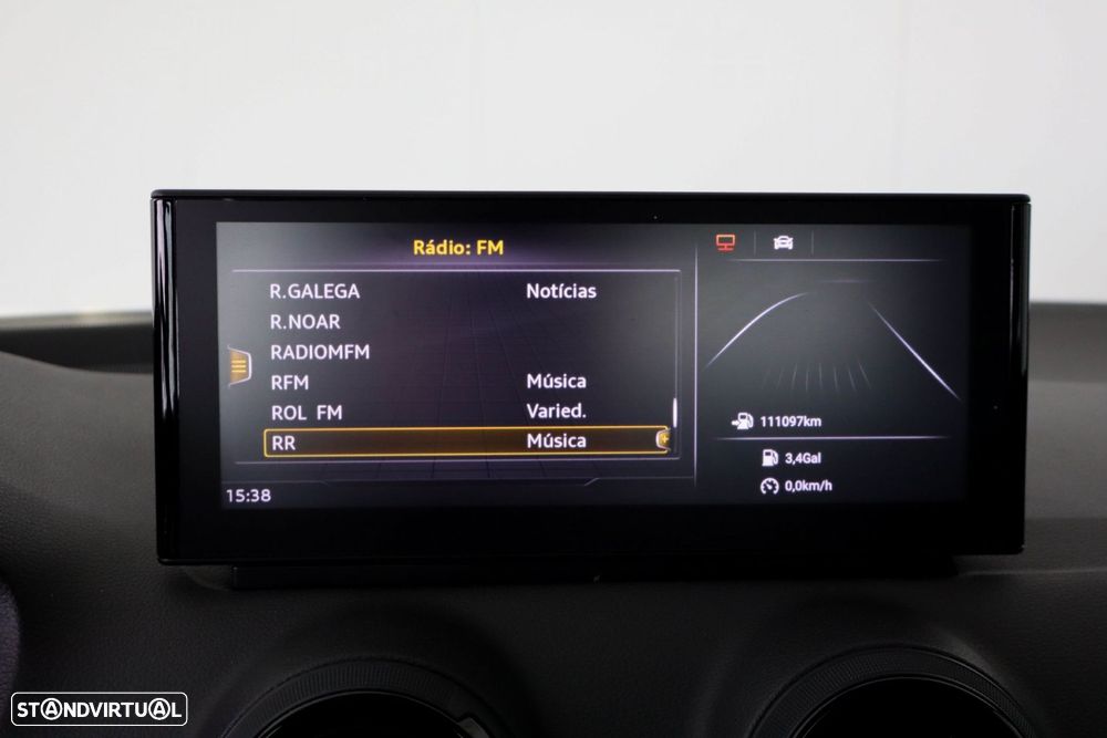 Audi Q2 1.6 TDI Design - 30