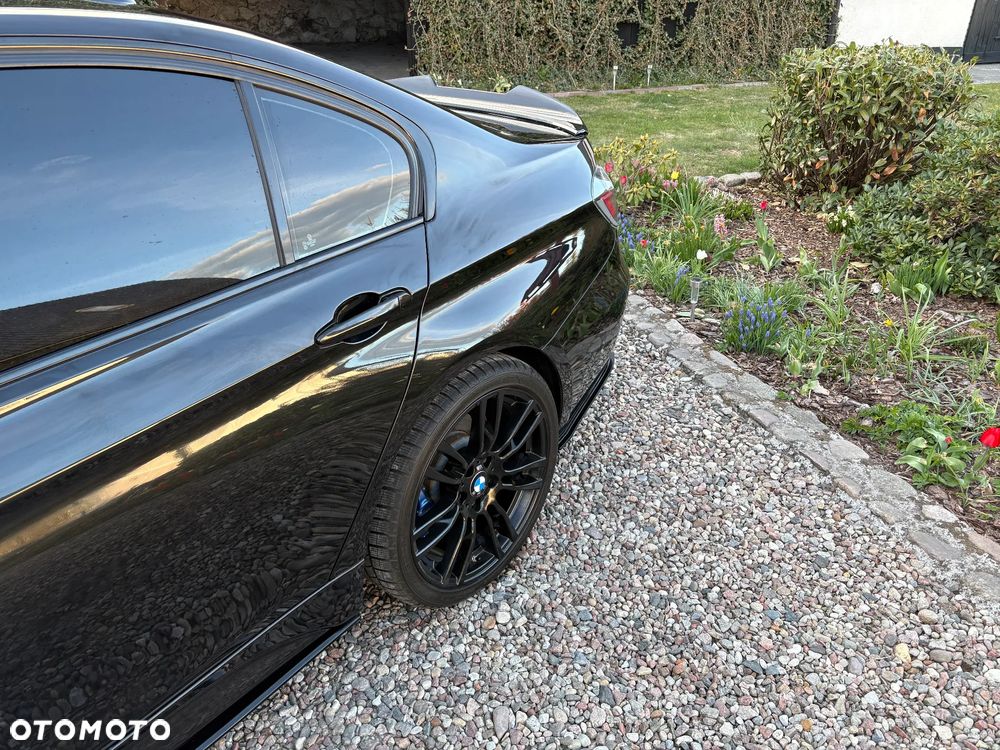 BMW Seria 3 335i Sport-Aut Luxury Line - 14