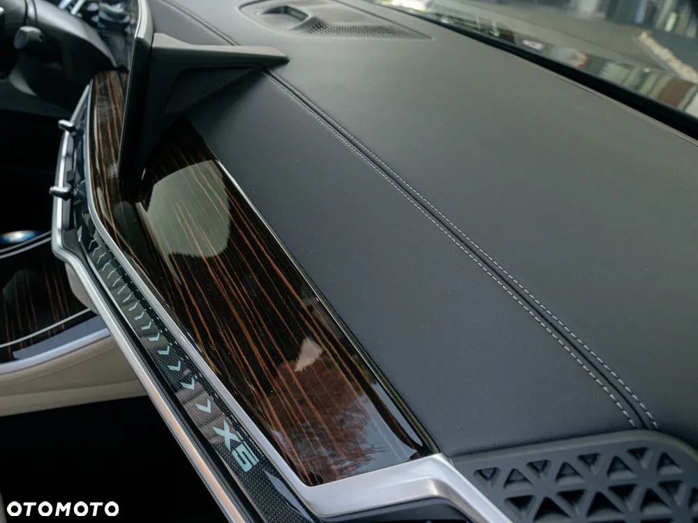 BMW X5 xDrive40d - 9