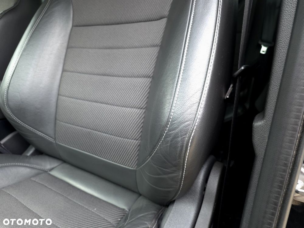 Ford Kuga 2.0 TDCi FWD Titanium - 15