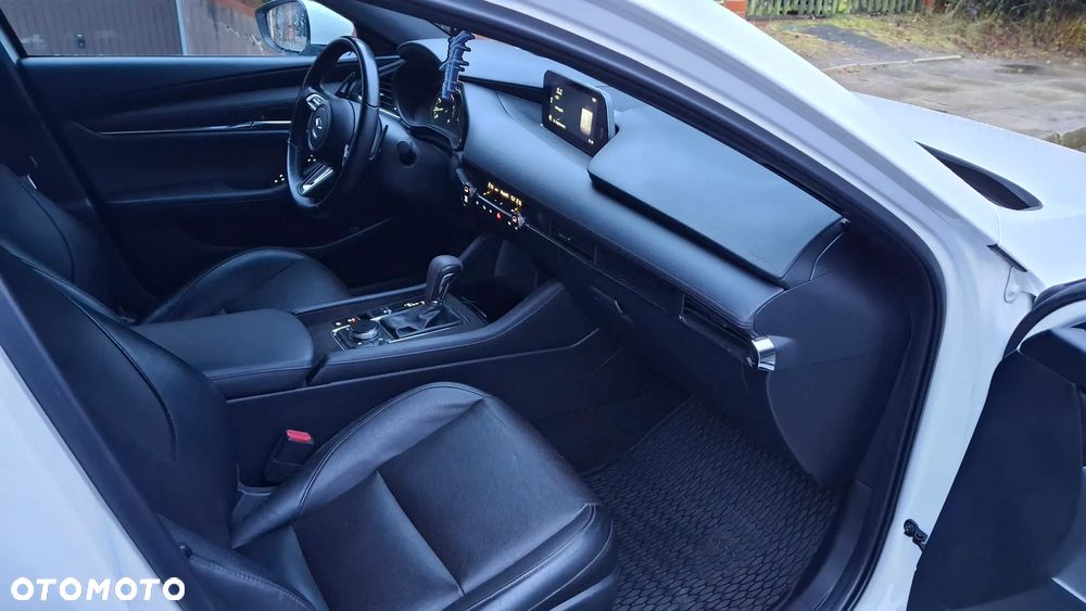 Mazda 3 e-SKYACTIV-X 186 M HYBRID TAKUMI - 3