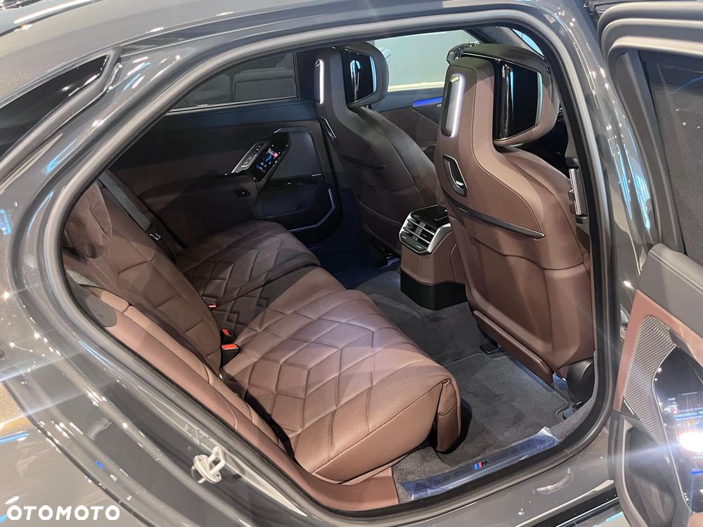 BMW Seria 7 740 xDrive mHEV sport - 29