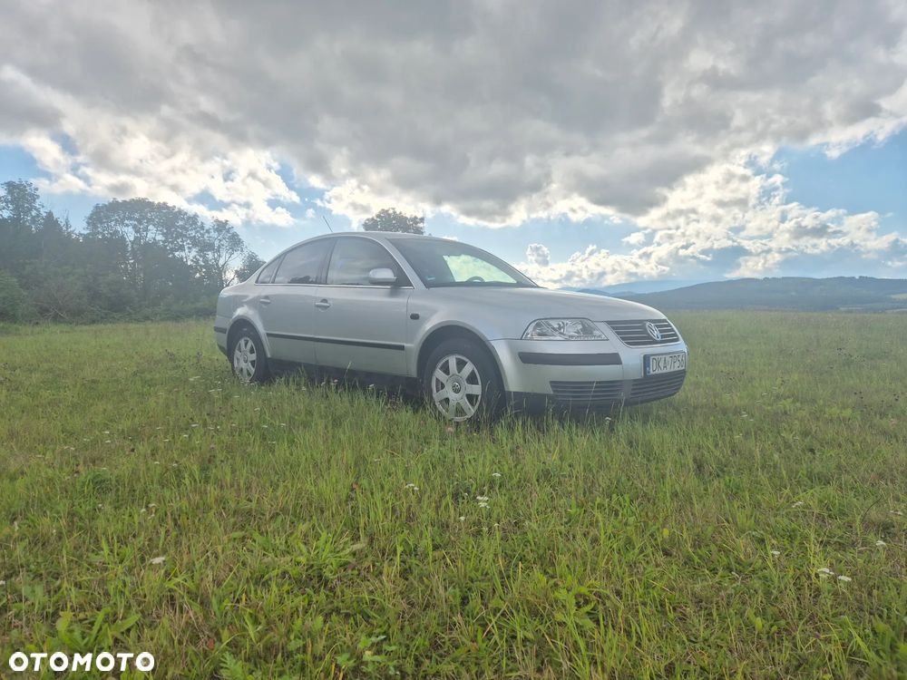 Volkswagen Passat 1.6 Exclusive - 1