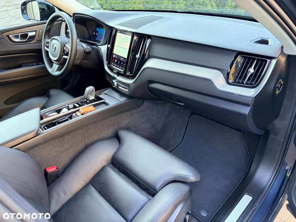Volvo XC 60 B5 B AWD Ultra Dark - 12